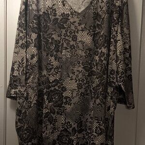 Women's top Catherines Easy Fit Tees 5X 34/36W blk/whte flwers goth grunge style